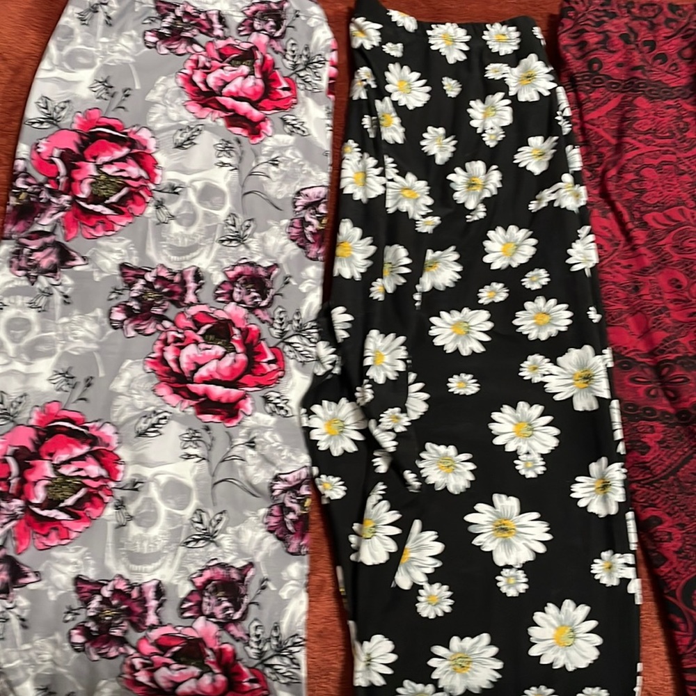 Buttery soft leggings plus sized but I weigh 135